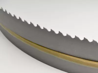 10654